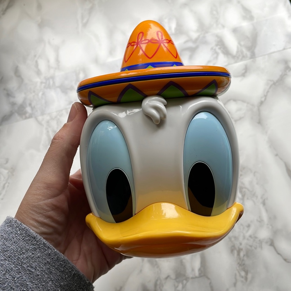 Donald Duck Souvenir Candy Case Saludos Amigos Tokyo Disney Sea - USED